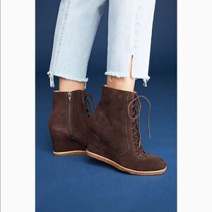 Bettye Muller Wander Suede Lace Up Wedge Boots 6.5